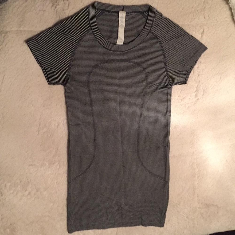 Lululemon T-shirt